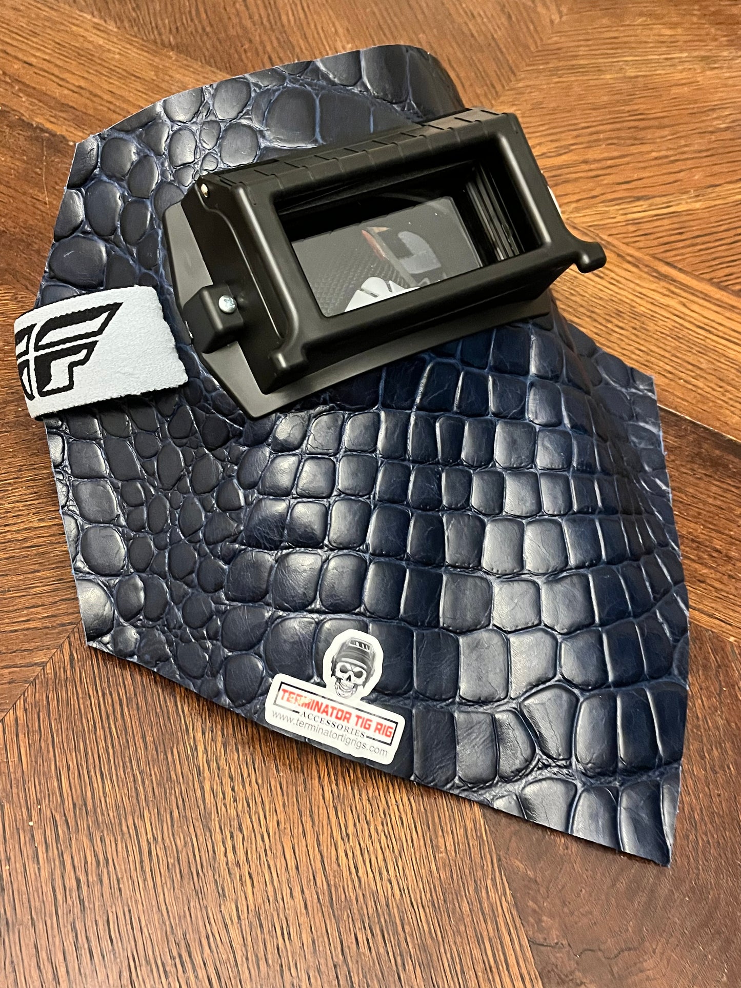 Dark Navy Gator Box Hood (3-4oz)